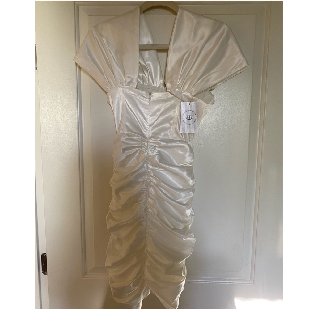 Dress - Picture 3 of 8